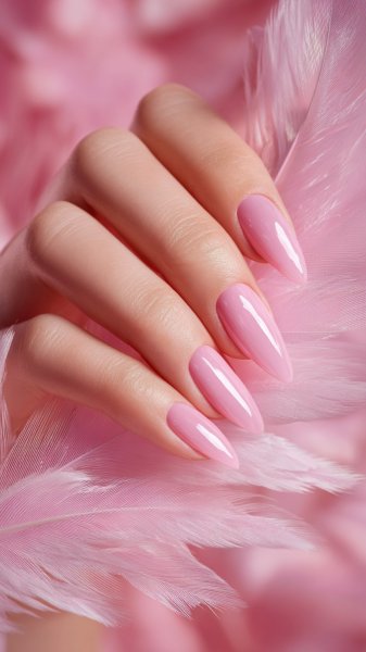 Розовый маникюр и ангельские крылья в ярком образе. Изображение из нейронной сети Midjourney