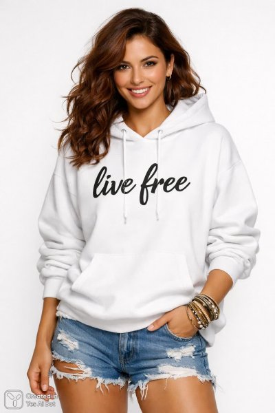 Модный образ: свобода в деталях и естественная красота современной девушки. Картинка из нейронной сети Sora Ai Images