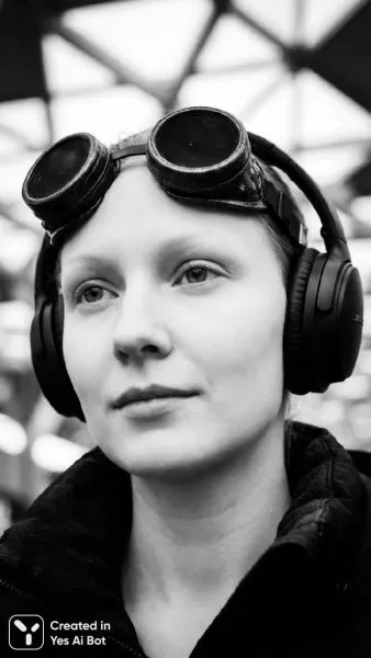 Портрет футуристической элегантности в черно-белом стиле. Картинка из нейронной сети Нано Банана