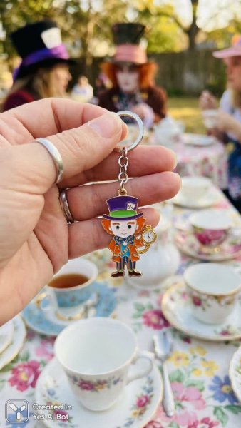 Безумный Шляпник в ладошке: сказочный замок и чаепитие. Генерация из нейронной сети Nano-Banana