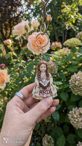 Ключ к очарованию: фарфоровая кукла в саду и нежное касание руки. Нейросеть NanoBanana