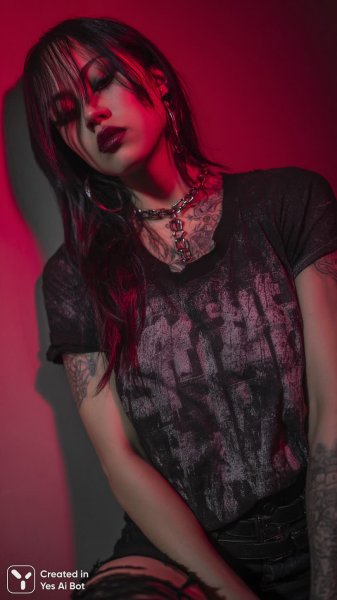 Бунтарка в стиле эмо готик: дерзкий образ и яркие краски комикса. Генерация из нейронной сети Миджорни