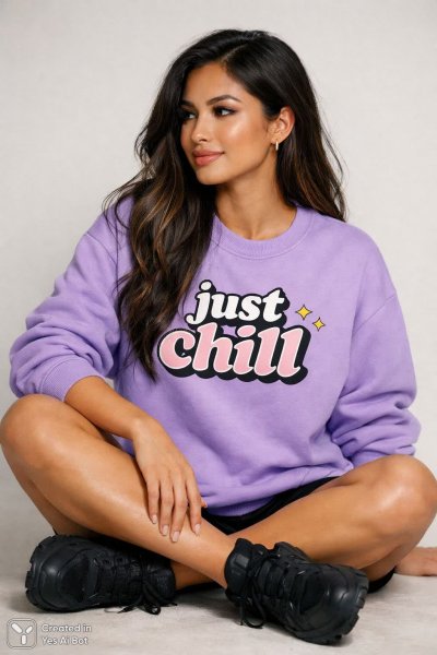 Девушка в лавандовом пуловере: расслабленная фотосессия с акцентом на детали. Нейросеть Sora images Ai