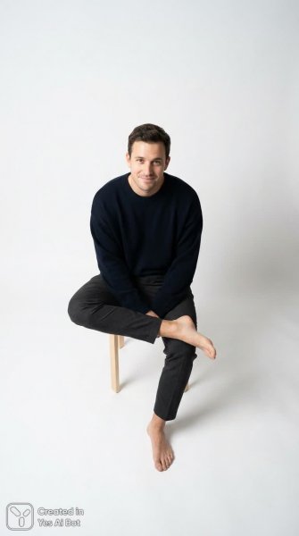 Стильный минимализм: портрет мужчины в уютном образе. Генерация из нейронной сети Nano Banana