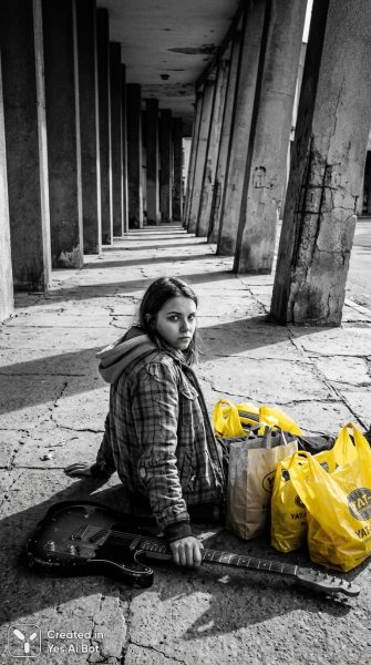 Загадочная девушка под колоннадой в черно-белом сюрреализме с гитарой и сумками. Картинка из нейросети Nano-Banana